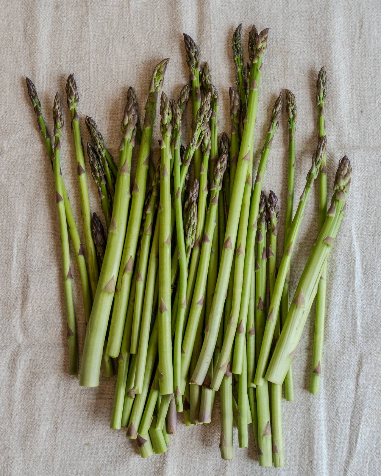 Asparagus with tagetes