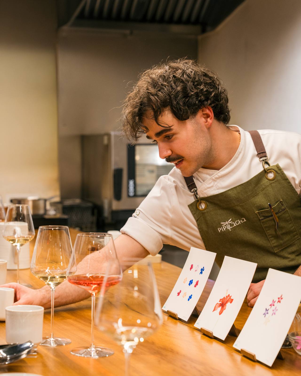 Noé during service