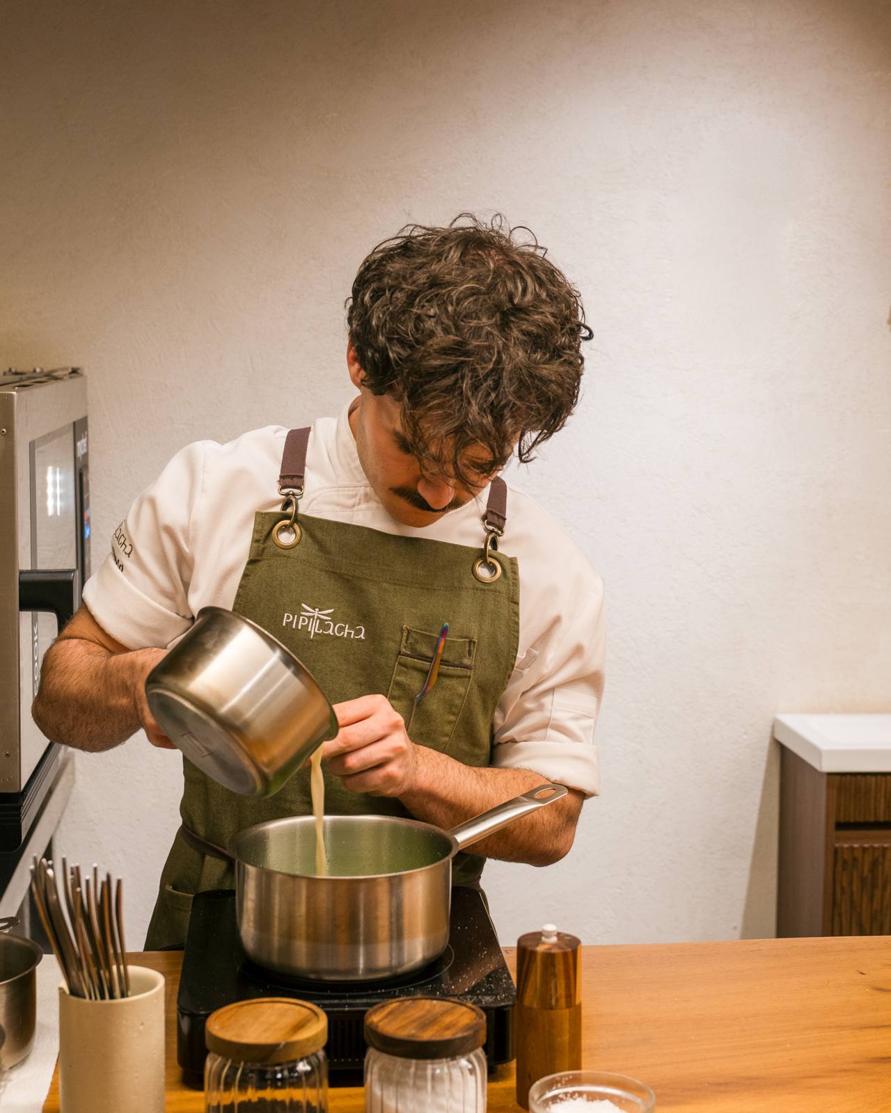 Noé during service