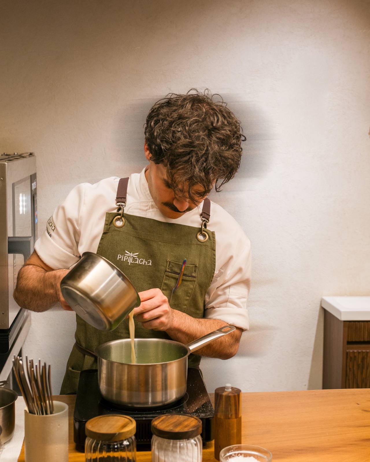 Noé during service