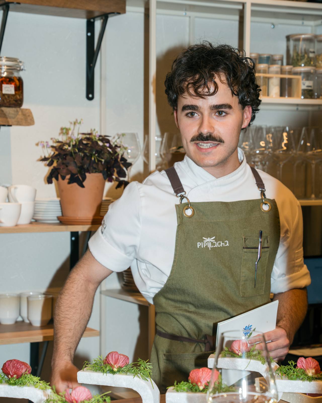 Noé during service